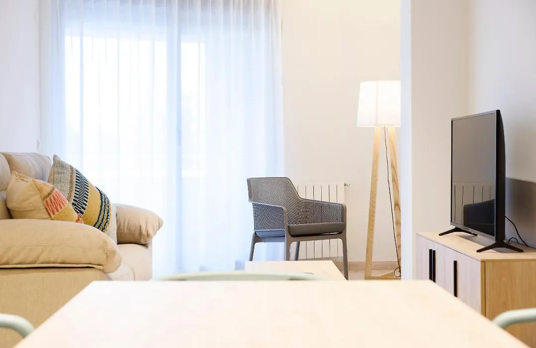 Aparthotel Salburua-1